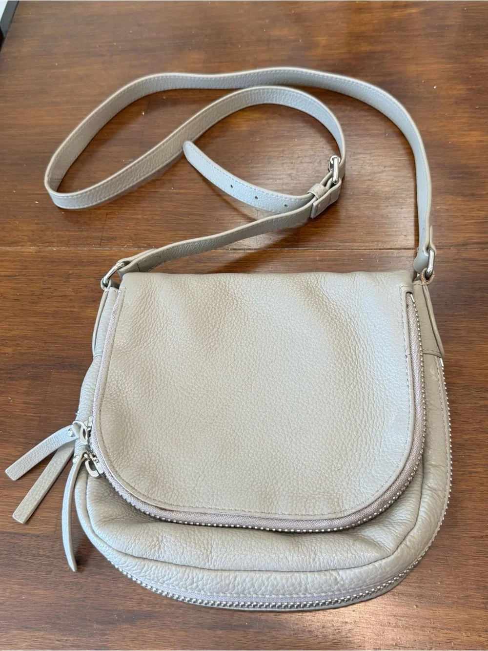 Vince Camuto Pebbled Leather Crossbody Bag Zipper Pockets Gray 9x9 Inch
